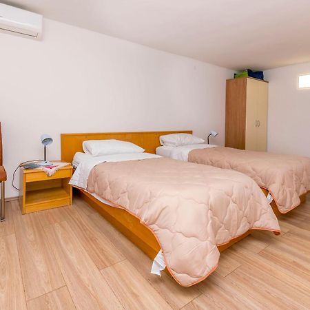Apartment Jelena Primosten Ngoại thất bức ảnh